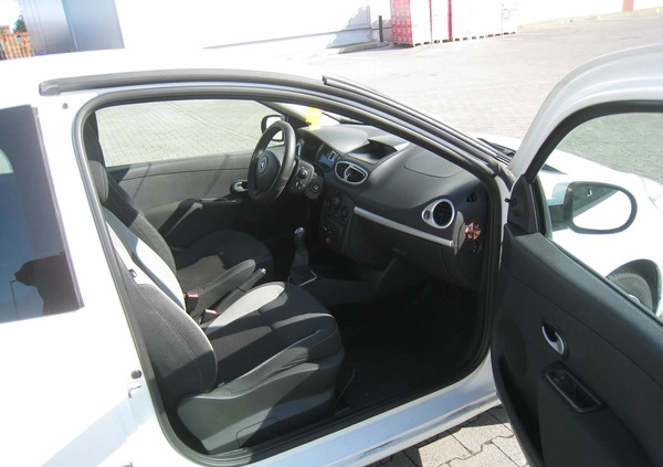 Renault Clio cena 7900 przebieg: 397655, rok produkcji 2011 z Gniezno małe 92